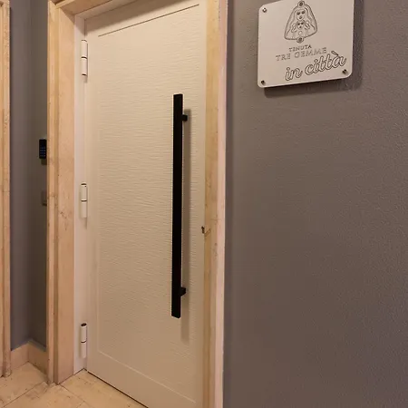 Tre Gemme In Centro - Azure