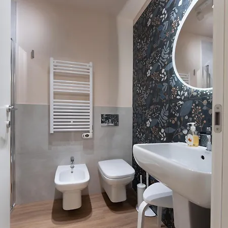 Tre Gemme In Centro - Azure