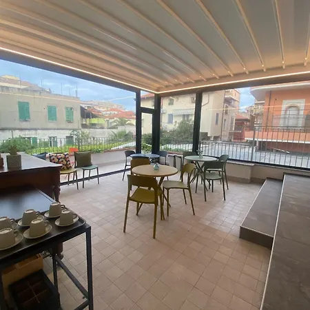 Tre Gemme In Centro - Azure