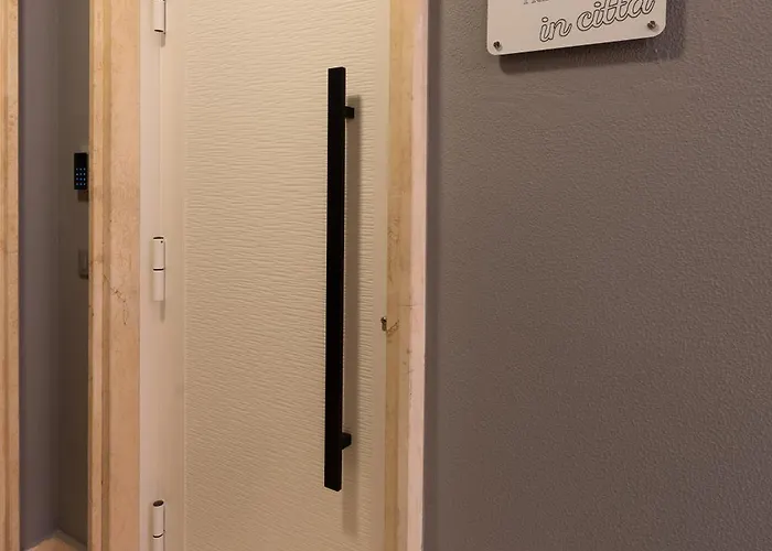 Tre Gemme In Centro - Azure