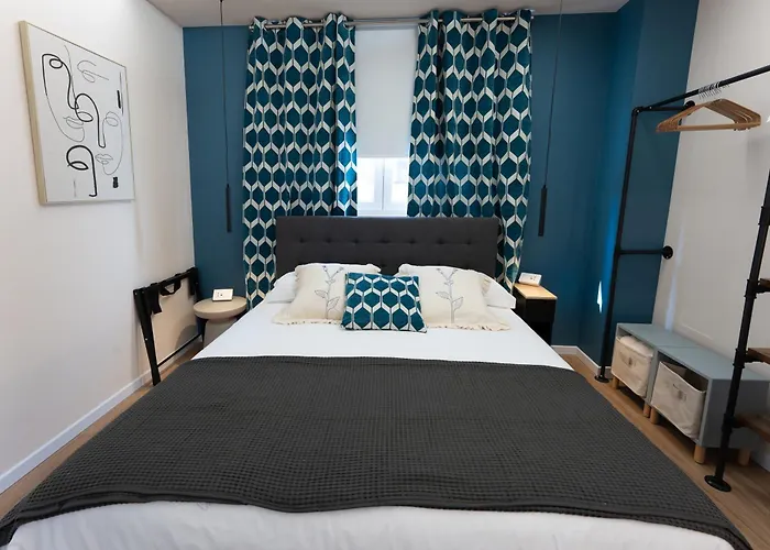 Tre Gemme In Centro - Azure