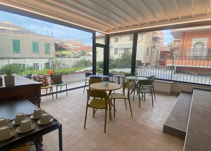 Tre Gemme In Centro - Azure