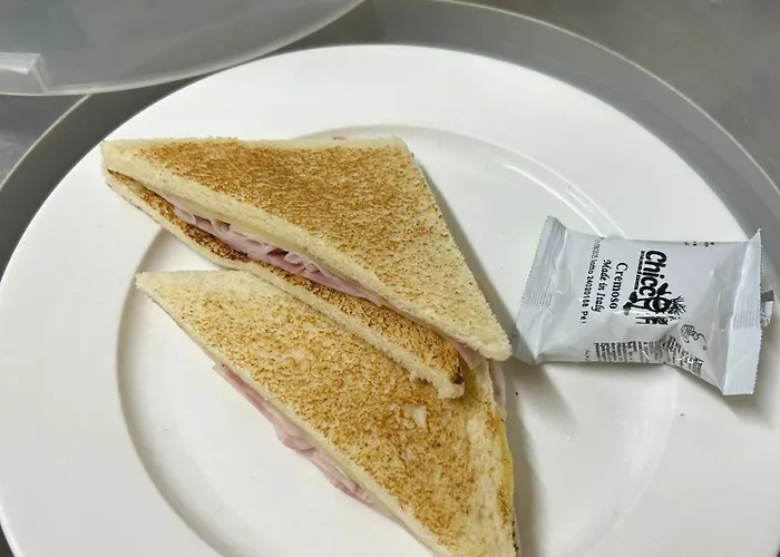 Tre Gemme In Centro - Azure